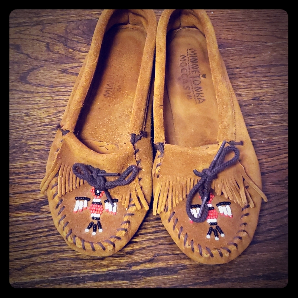 Minnetonka Thunderbird moccasins size 8.5.